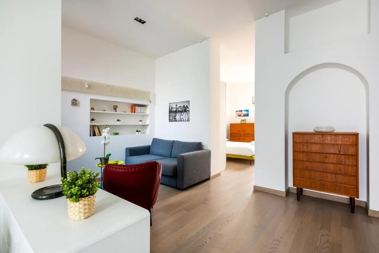 Loft Moderno In Dateo Milan